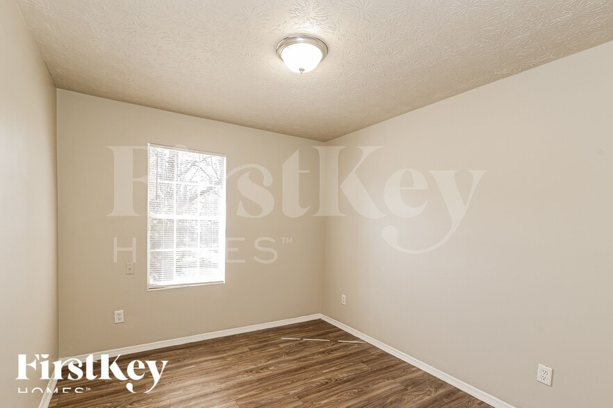 Building Photo - 6450 Peppermill Ln