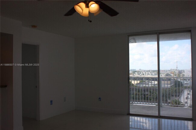 Building Photo - 800 N Miami Ave