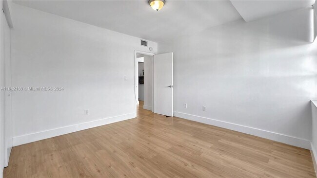 Building Photo - 3661 SW 9th Terrace