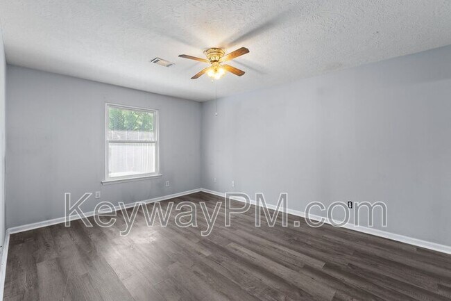 Building Photo - 410 Tracewood Pl