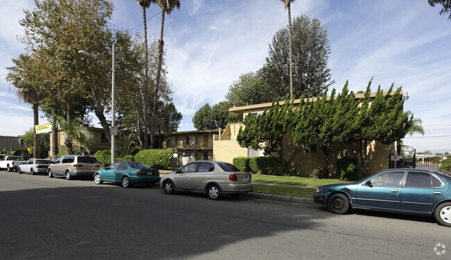 Building Photo - Glen Forest Apartments