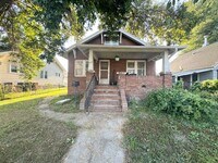 Building Photo - 2 bedroom 1 bathroom house for rent