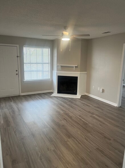 Building Photo - 3482 King Bradford Dr