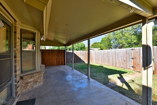 Building Photo - Cul-de-Sac 3/2/2; Ward, Madison, Cooper schools