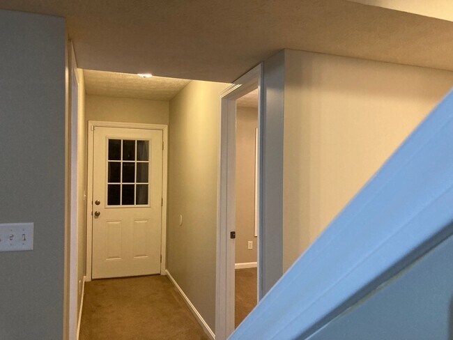 Building Photo - 128 Twin Lakes Dr