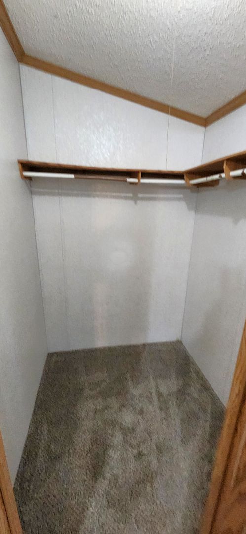 Building Photo - Nice, large, mobile home on outskirts of T...