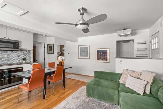 Building Photo - 250 S Original St