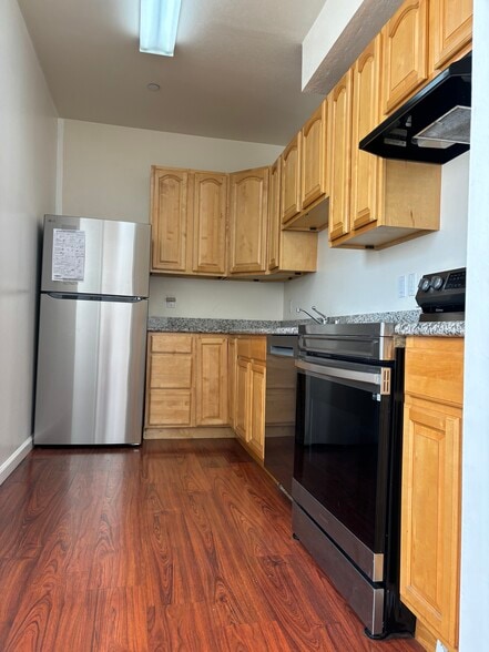 Kitchen - 2445 Telegraph Ave