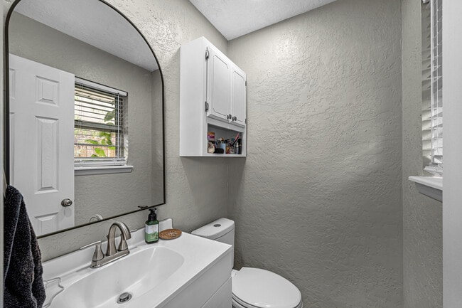 Building Photo - 140 SW 69th St