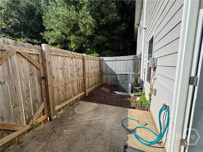 Building Photo - 1270 Binghampton Cir
