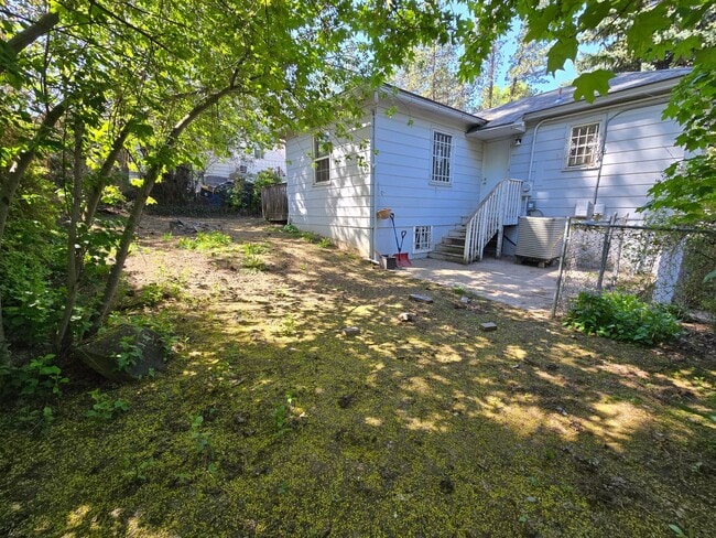 Building Photo - Adorable South Hill Home! Available Now!
