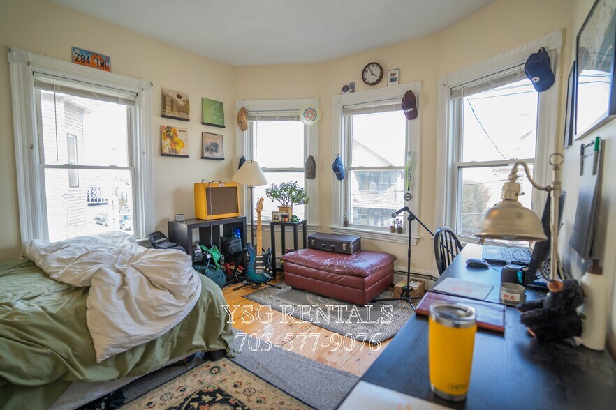 Building Photo - 51 Riverdale St