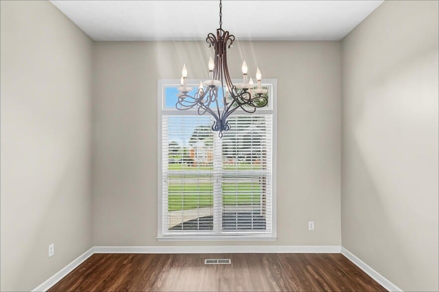 Building Photo - 201 Fox Hunt Ln