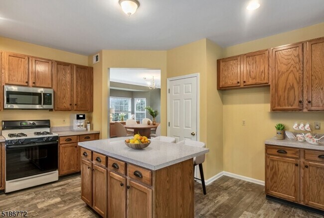 Building Photo - 89 Hill Hollow Rd