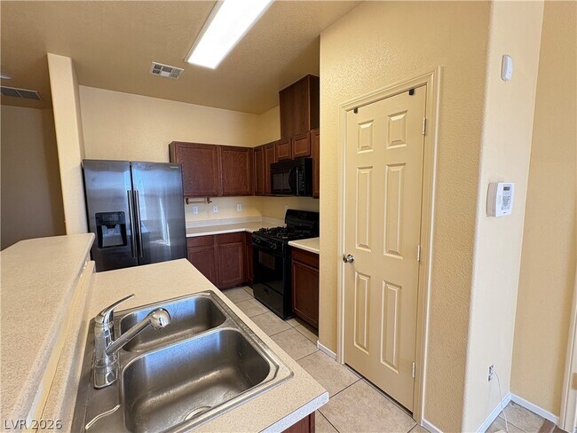 Building Photo - 116 Cable View Ave