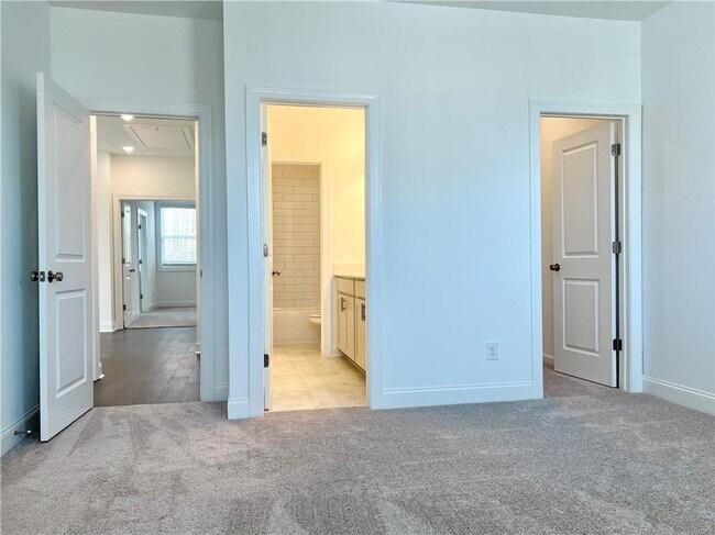 Building Photo - 1562 Wellborn Walk