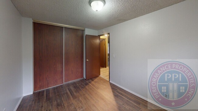 Building Photo - odo7401