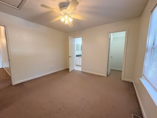 Building Photo - 2507 Golden Park Ln