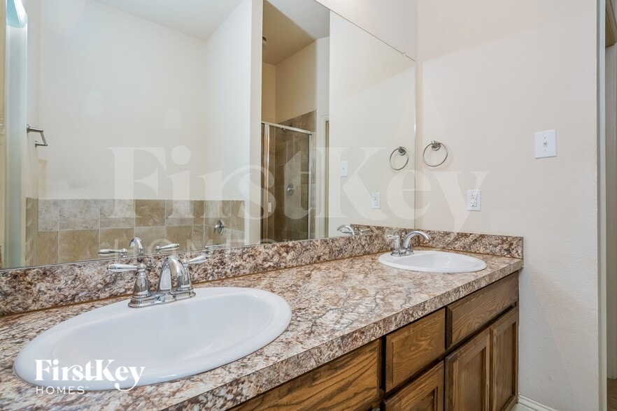 Building Photo - 1223 Jewel Ln