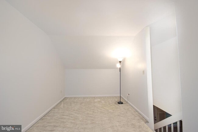 Building Photo - 133 N Park Dr