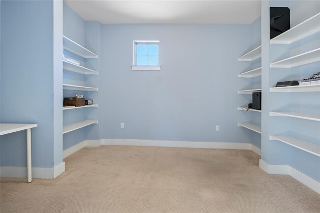 Building Photo - 13001 Hymeadow Dr