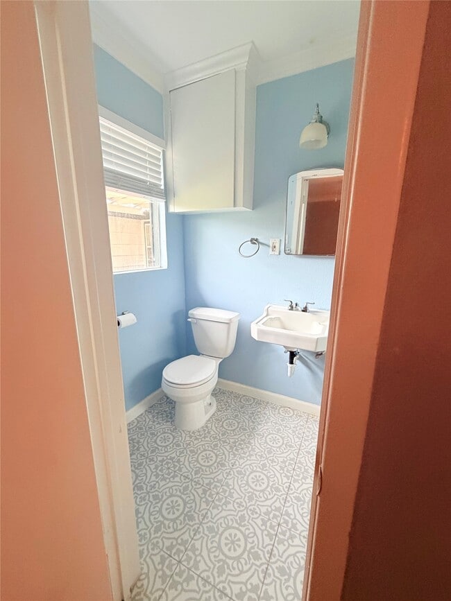 Building Photo - 4833 Hazelton St