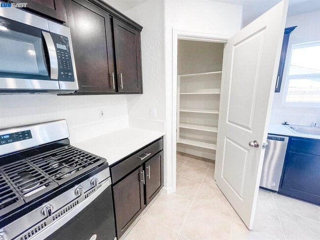 Building Photo - 2280 Craig Ct