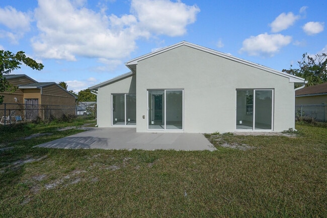 Building Photo - 23417 Liberty Bell Terrace