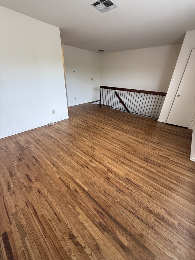 Building Photo - 570 Central Ave