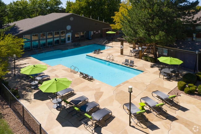 Pool - Spring Park