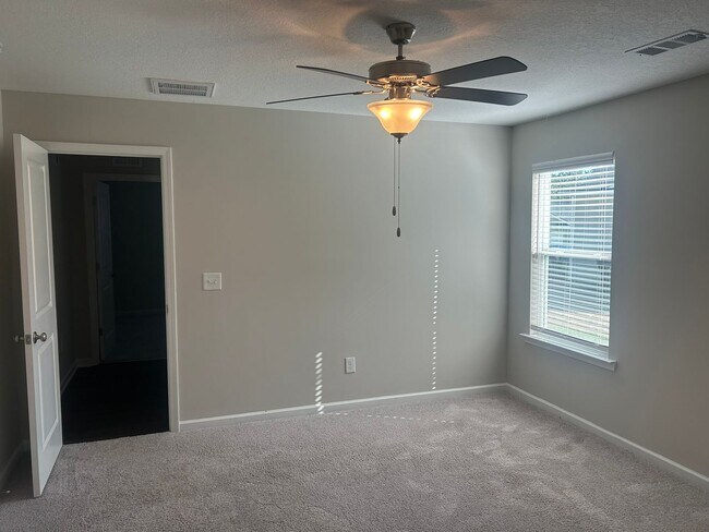 Building Photo - Stunning New Construction in the Heart of Columbus