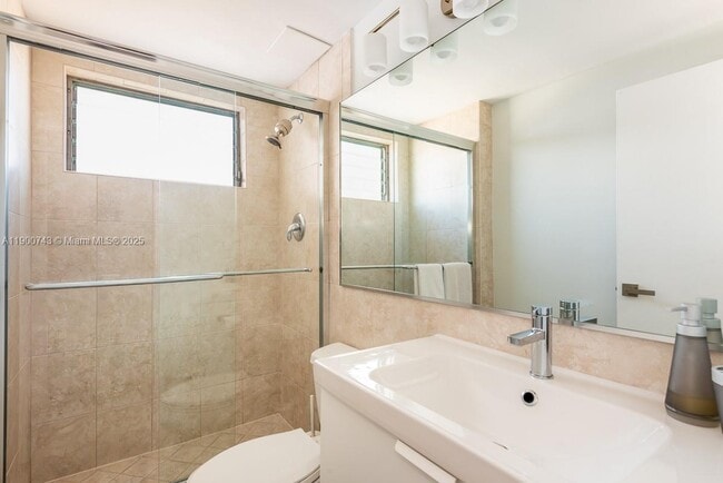 Building Photo - 9101 E Bay Harbor Dr