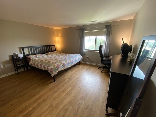 Building Photo - 22 9th St