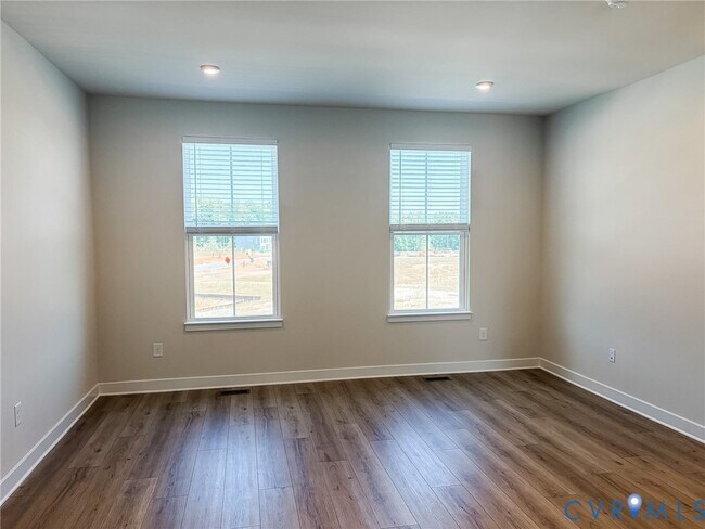 Building Photo - 4821 Cloverleigh Dr