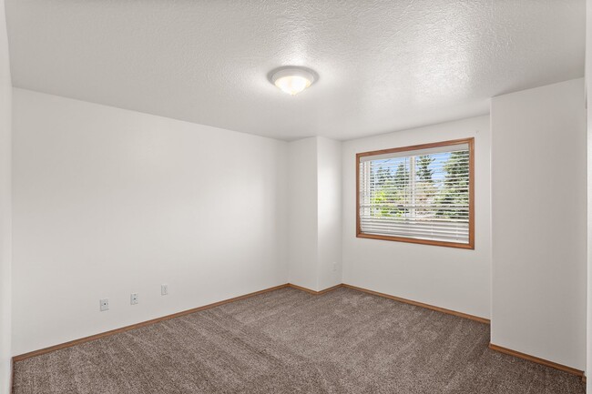 Building Photo - Woodstock 3 Bedroom Single Family Home