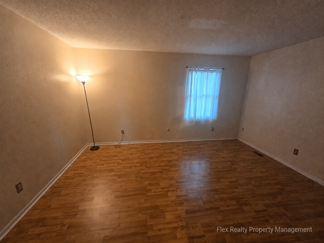 Building Photo - 5809 Ryewyck Dr