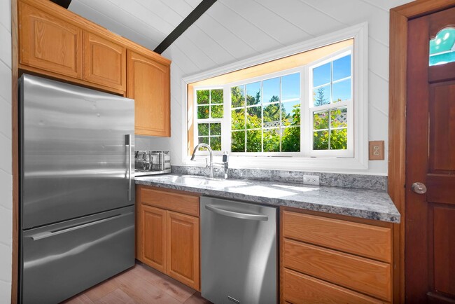 Building Photo - Executive Saratoga Home | Pool & Spa | Lynbrook High School District