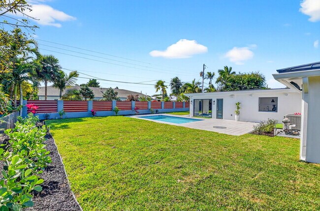 Building Photo - 1410 Beta Ct N