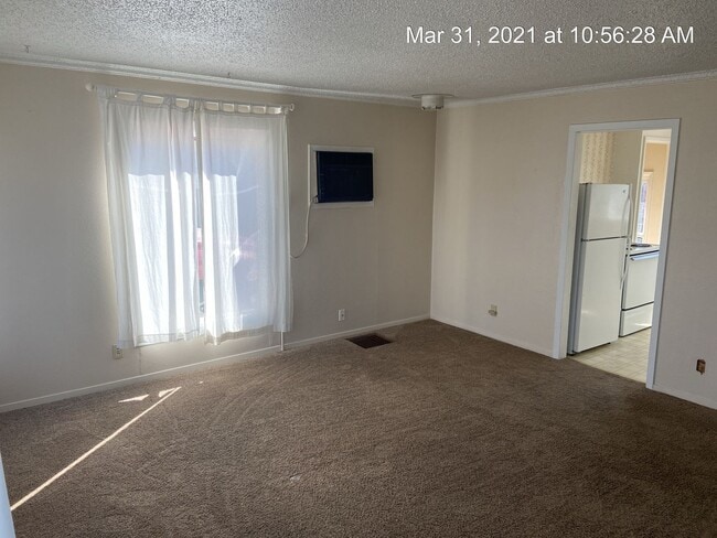 Building Photo - Northtown Area Home