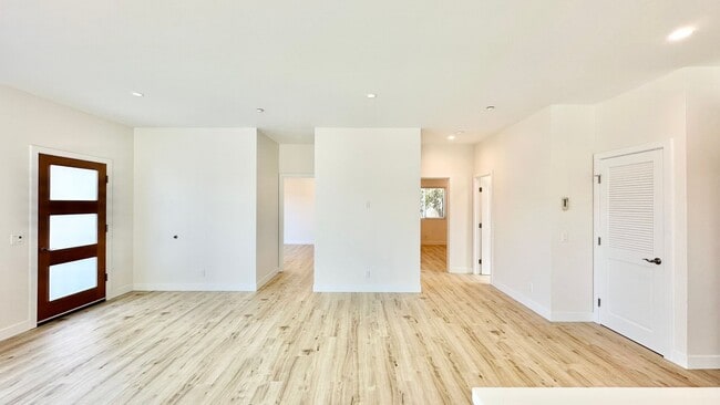 Building Photo - Beautiful Newer Custom-Construction ADU Guest Home on Private Property in Fallbrook & Lovely Neig...