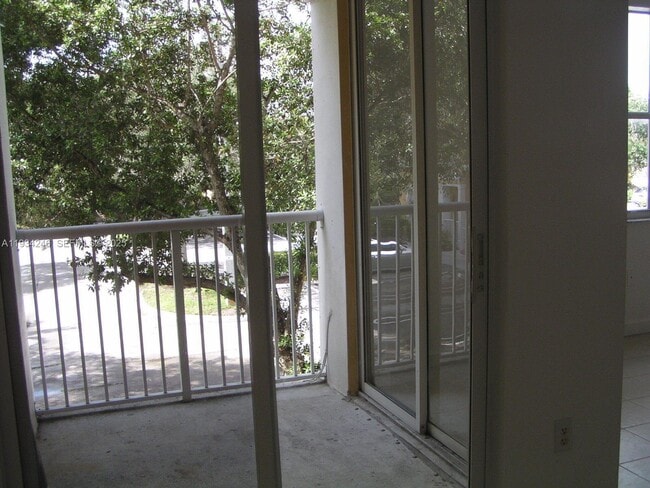 Building Photo - 2135 Shoma Dr