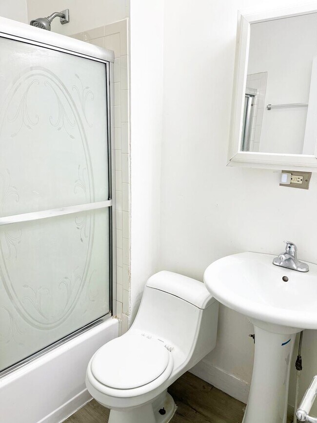 Building Photo - 12905 Forest