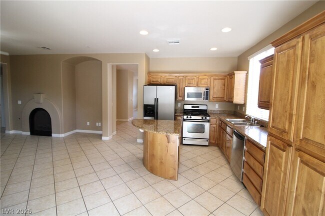 Building Photo - 754 Rise Canyon Dr