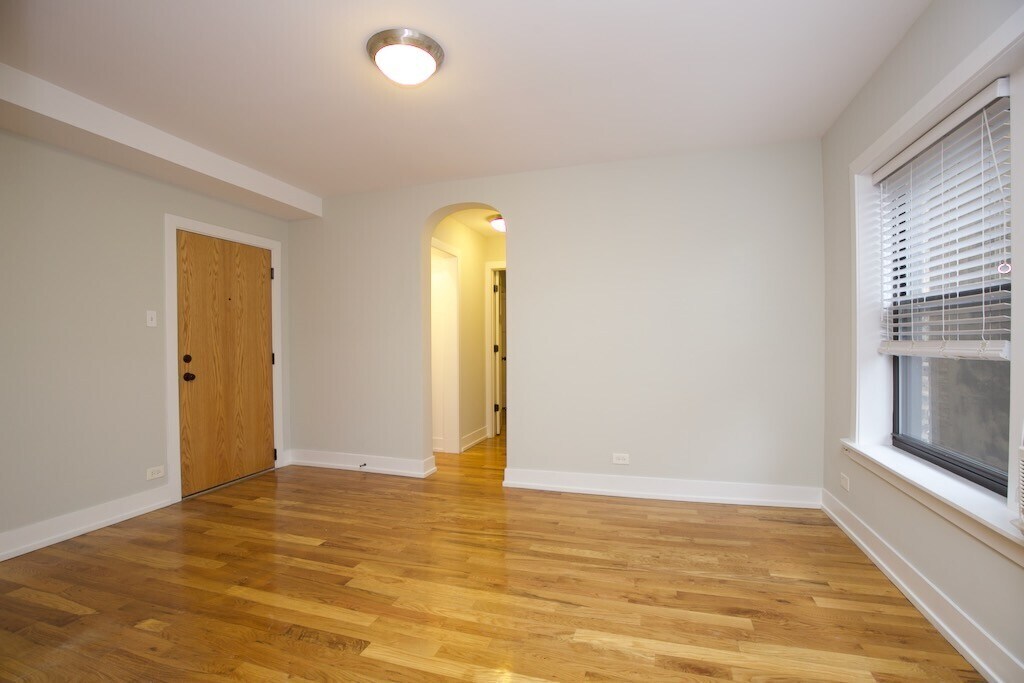 Building Photo - 555 W Arlington