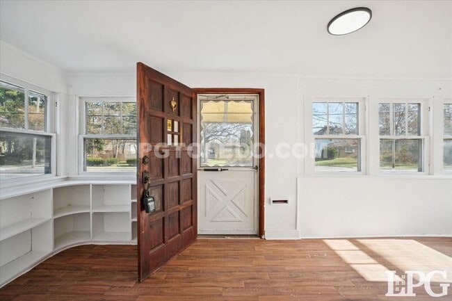 Building Photo - 5455 Douglas Rd