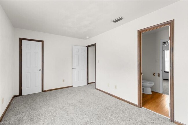 Building Photo - 935 Still-Harbor Cir