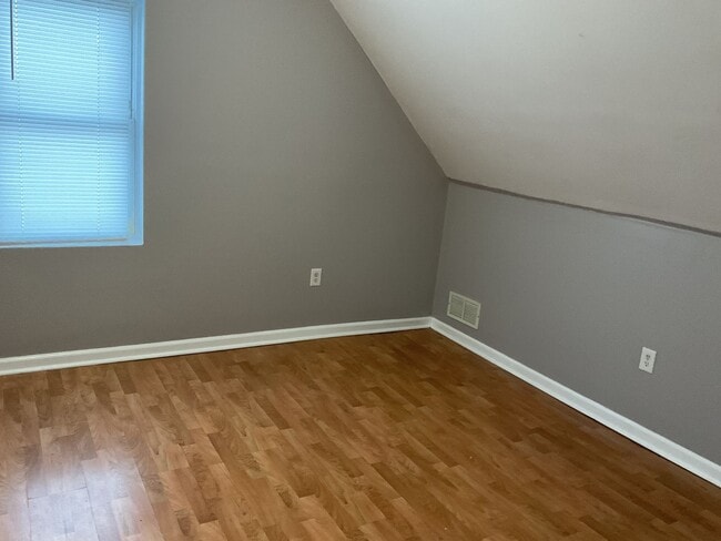 Building Photo - 229 N Richland St