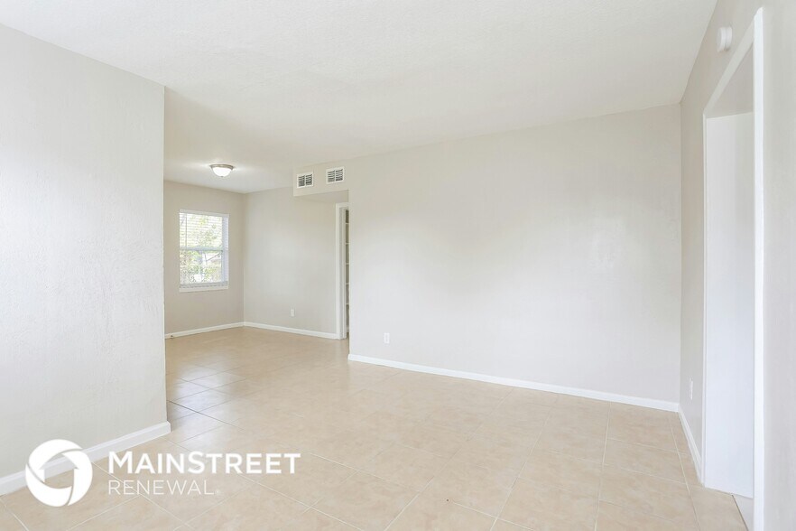 Building Photo - 7037 Pellias Rd
