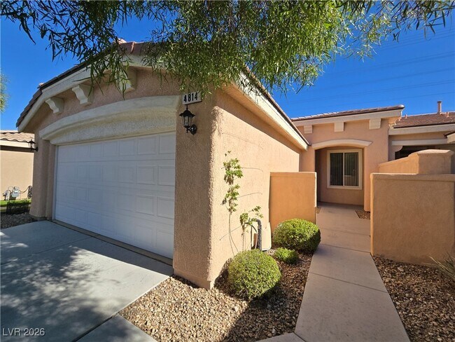 Building Photo - 4814 Regalo Bello St