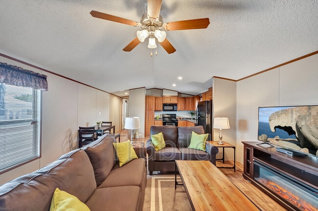 Building Photo - 616 Moss Neck Rd